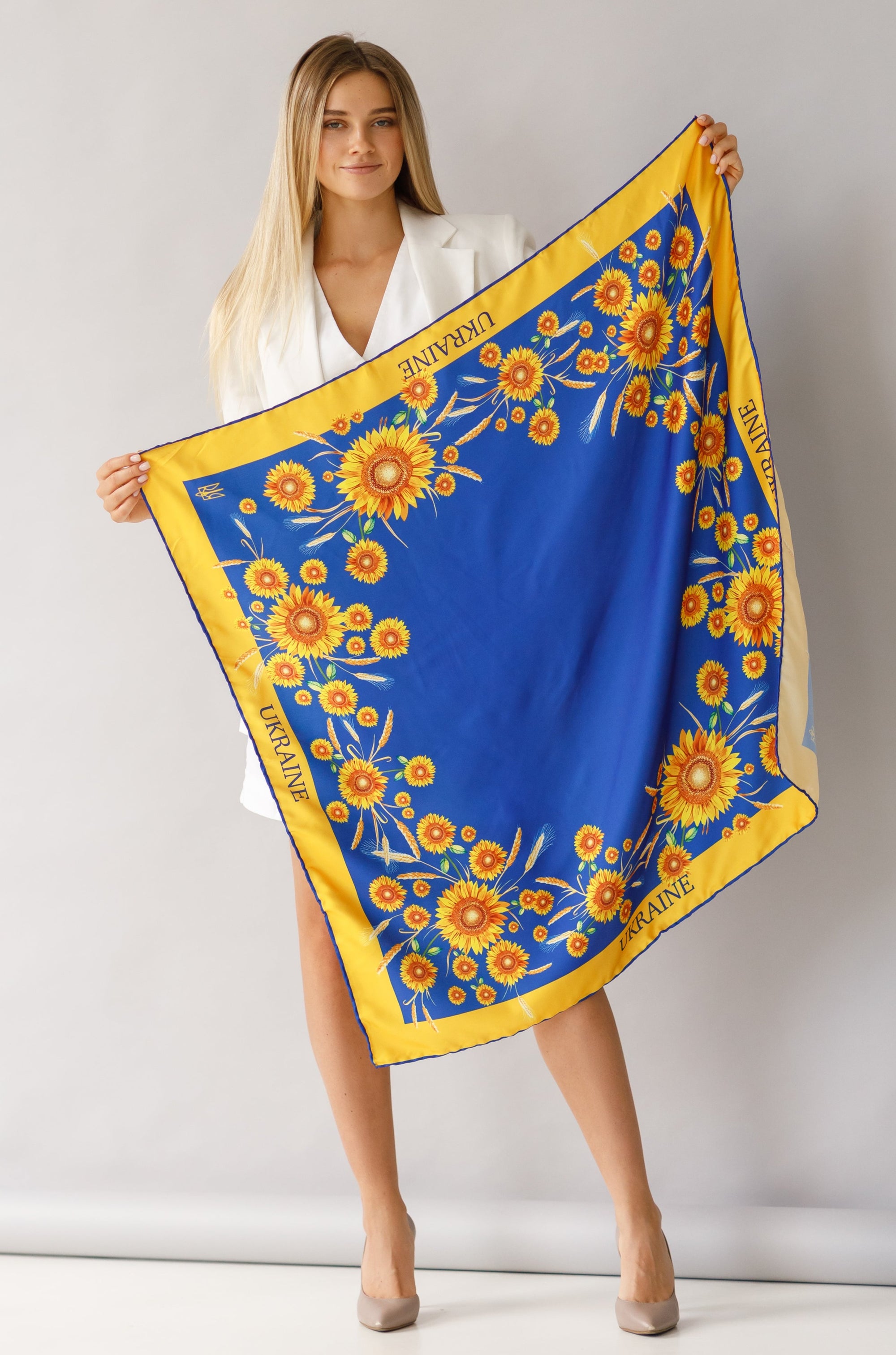 Ukrainian square scarf "Sunflower"