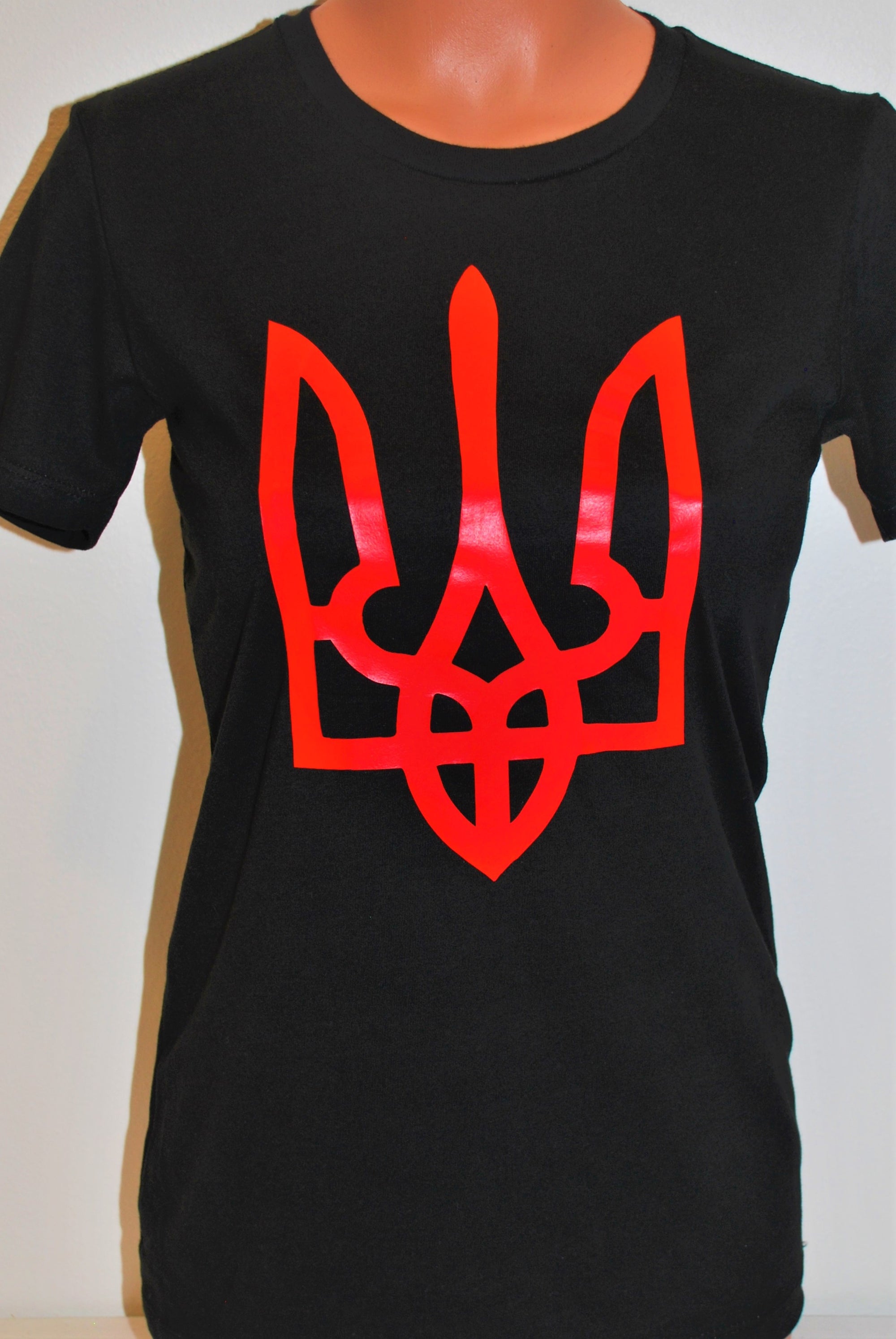 Women's tee shirt "Red Tryzub" black